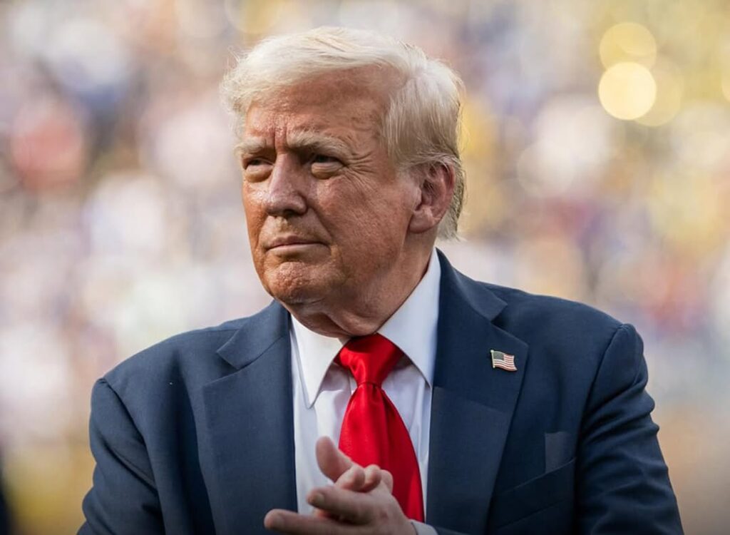 डोनाल्ड ट्रम्प ने मौत की अफवाह को किया ख़ारिज, गोल्फ खेलते दिखे राष्ट्रपति